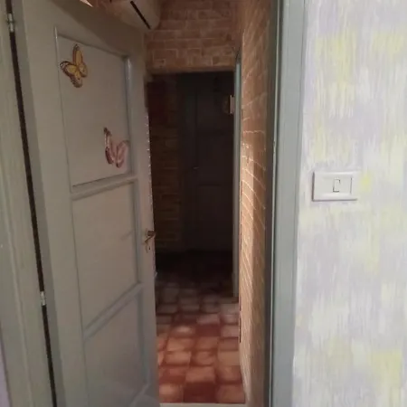Due Passi Dal Centro *